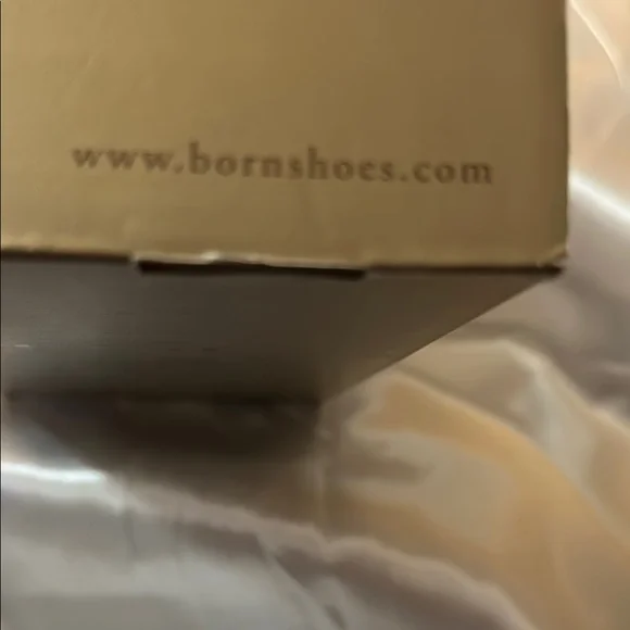 GOLD FLORAL SLIDES ! - Picture 13 of 13